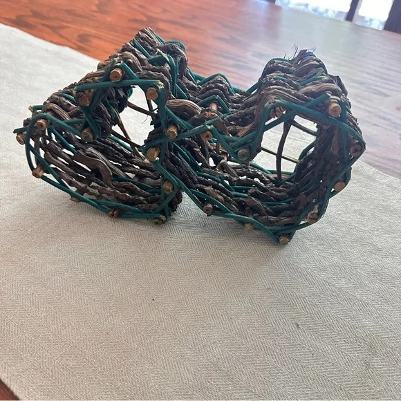 Vintage Rustic Heart-Shaped Wicker wall Basket - Picture 2 of 7